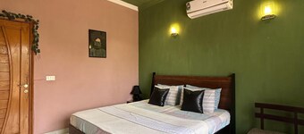 Private room in Dha with terrace
