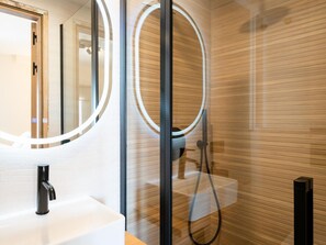 Hair dryer, towels