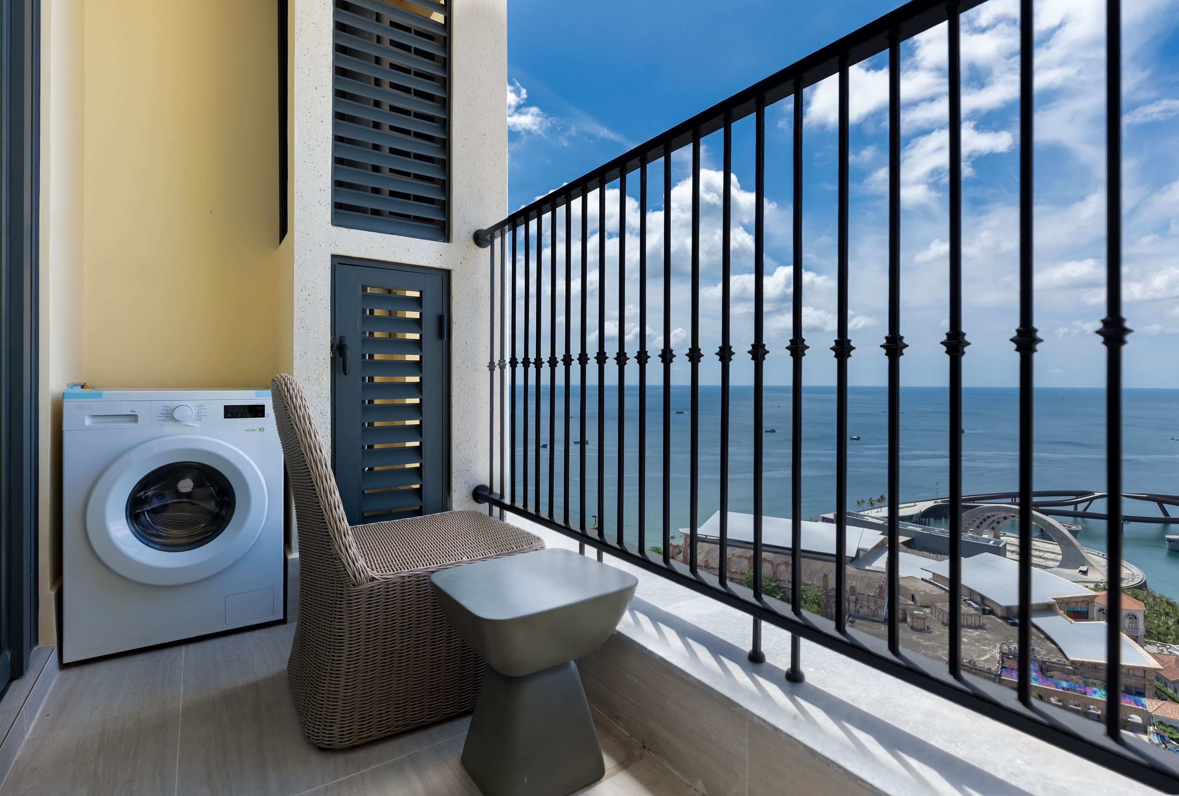 Luxury-Apartment, 1 Schlafzimmer, Balkon, Meerblick | Strand-/Meerblick