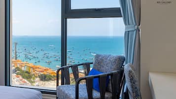 Apartamento luxo, 3 quartos, sacada, vista para a praia | Roupas de cama premium