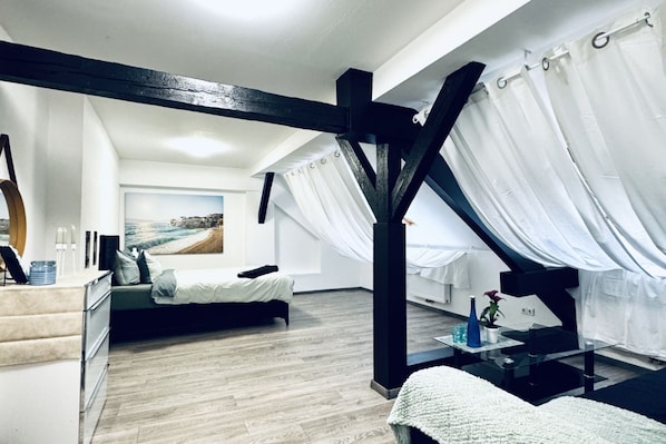 2 bedrooms, iron/ironing board, bed sheets