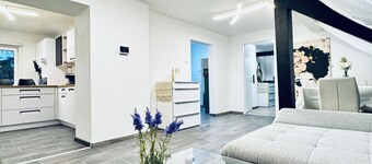 2BR&1LR Apt. Suitable for 7P, Peaceful Stay