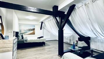 2 bedrooms, iron/ironing board, bed sheets