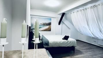 2 bedrooms, iron/ironing board, bed sheets
