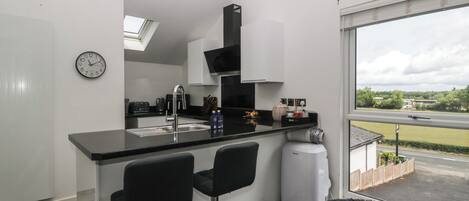 Cookware/dishes/utensils