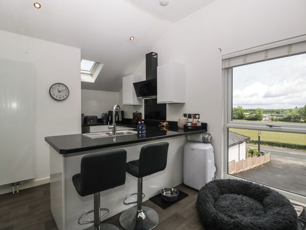 Cookware/dishes/utensils