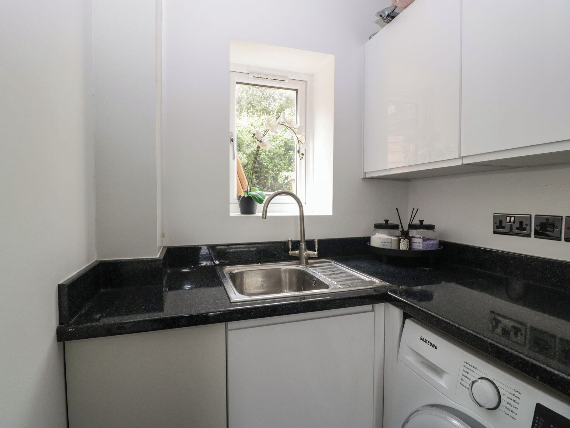 Cookware/dishes/utensils