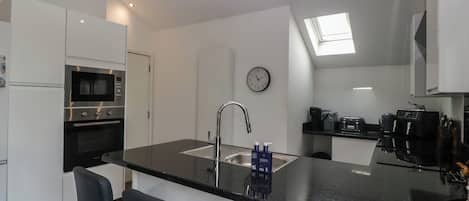 Cookware/dishes/utensils