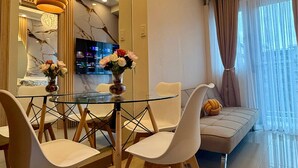 Condo, 2 phòng ngủ, phù hợp cho người khuyết tật | Lounge