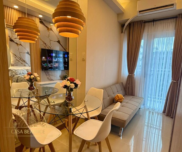 Bar lounge