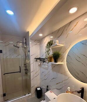 Condo, 2 habitaciones, con acceso para personas discapacitadas | Baño