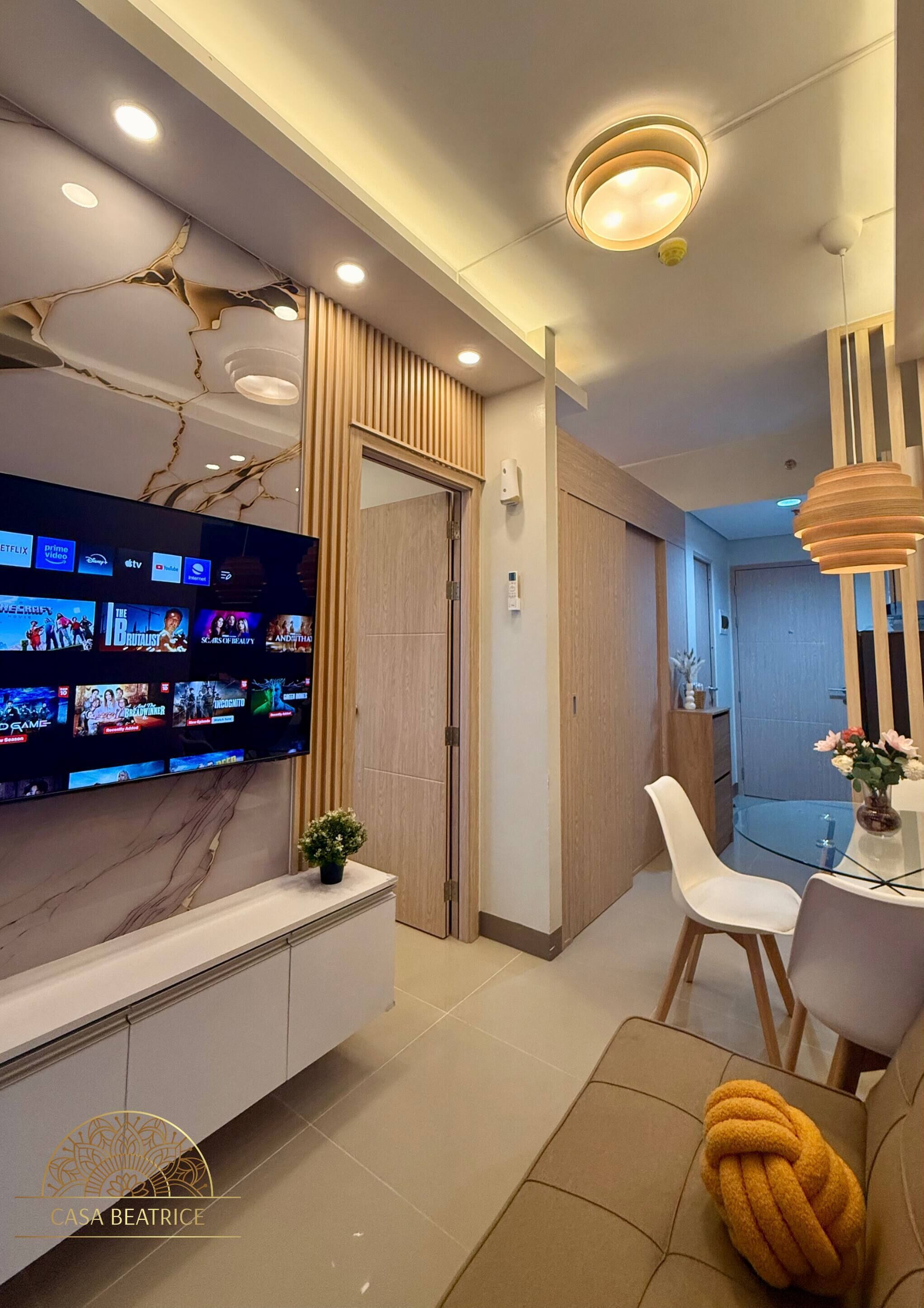 Condo, 2 Bedrooms, Accessible | Living room