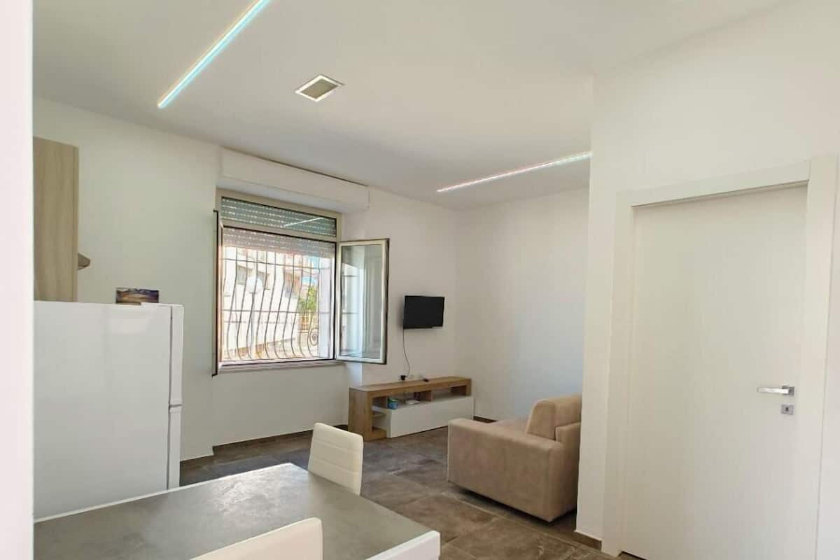 基本開放式客房 | 房內夾萬、隔音、免費 Wi-Fi、床單