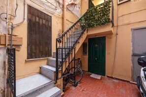 Interior - Holiday Home 'Nica' with Shared Terrace, Balcony and Air Conditioning (Palermo)