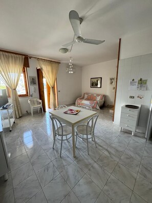 Interior - Sole d'Otranto, independent apartment in Otranto (punta area) 500m from the sea (Otranto)
