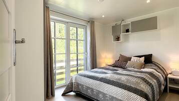 Chalet estándar, vista a la colina | Ropa de cama