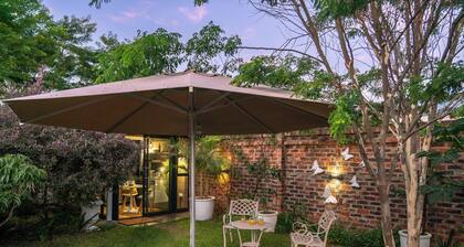 KaMuzi Tiny Retreat
Tiny comfy self contained space,10minutes from the airport