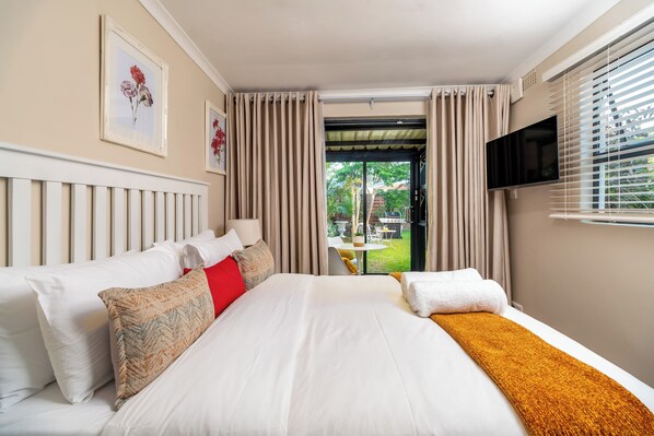 Iron/ironing board, WiFi, bed sheets