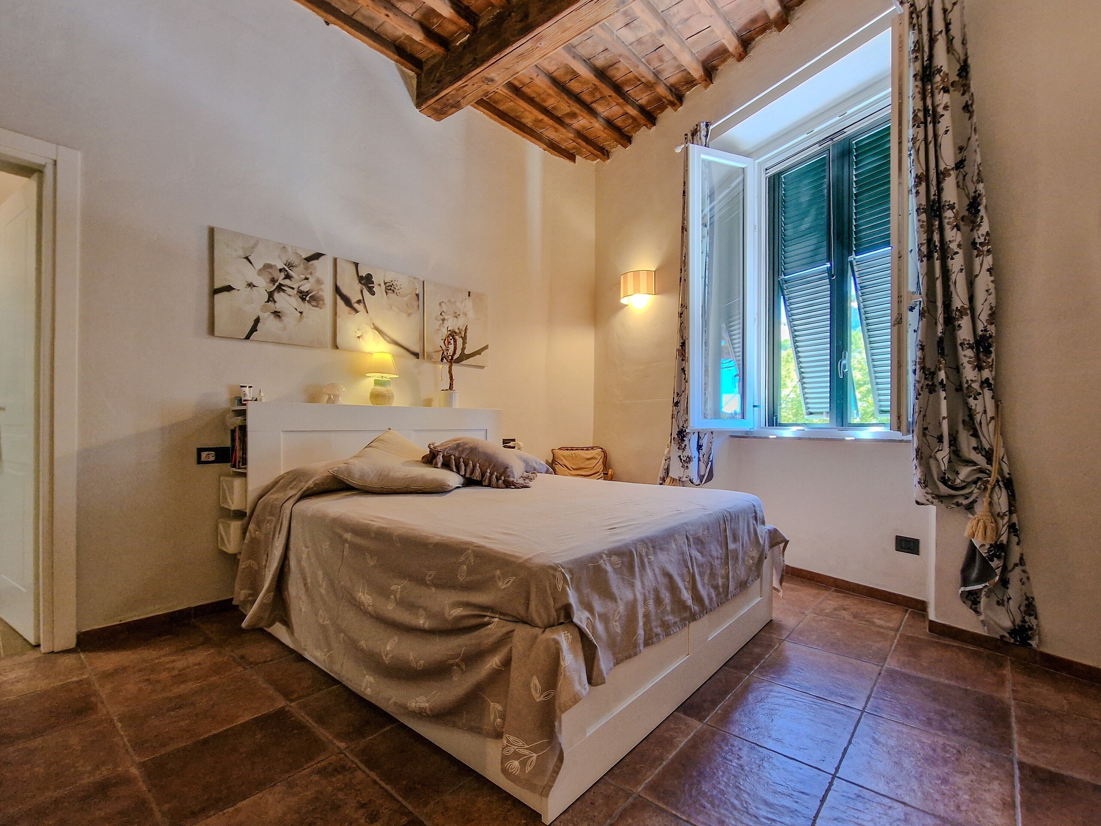 2 多间卧室、WiFi、床单