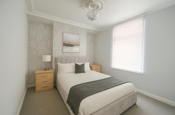 5 bedrooms, iron/ironing board, free WiFi, bed sheets
