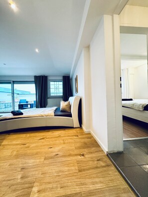 2 bedrooms, iron/ironing board, bed sheets