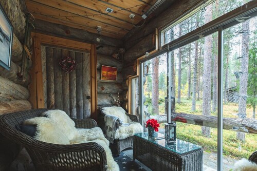 Hellevi Log Cabin by Aavalevi Holidays