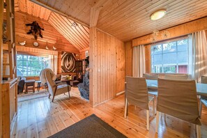 Télévision, cheminée