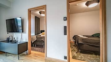 Iron/ironing board, free WiFi, bed sheets