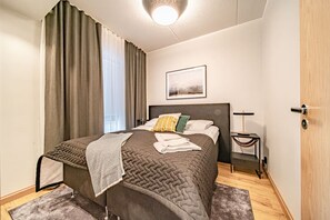 Fer et planche à repasser, Wi-Fi gratuit, draps fournis