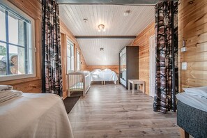 Bügeleisen/Bügelbrett, kostenloses WLAN, Bettwäsche