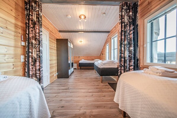 Iron/ironing board, travel crib, free WiFi, bed sheets