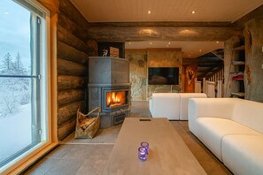 Télévision, cheminée