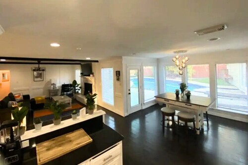 Modern Houston Home Near Med Center & NRG.Parking, WiFi, Family-Friendly w/ pool