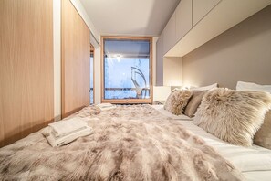 Desk, iron/ironing board, free WiFi, bed sheets - Aavalevi Edge Chalet, On the Mountain (Levi)