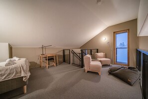 Bureau, fer et planche à repasser, Wi-Fi gratuit, draps fournis