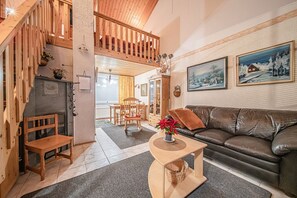 TV - Aavalevi Lumitupa Apartment in Levi Center (Levi)