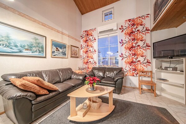 TV - Aavalevi Lumitupa Apartment in Levi Center (Levi)