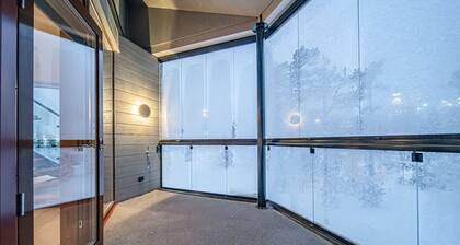 Aavalevi Frozen Chalet, Top of Mountain