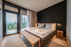 3 slaapkamers, een strijkplank/strijkijzer, gratis wifi, beddengoed