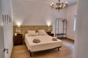 4 bedrooms, WiFi, bed sheets