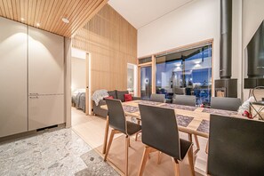 Dining - Aavalevi Peak Chalet, Mountain View (Levi)
