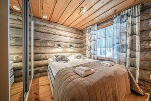 Iron/ironing board, free WiFi, bed sheets - Aavalevi Riekkopolku Log Villa (Levi)