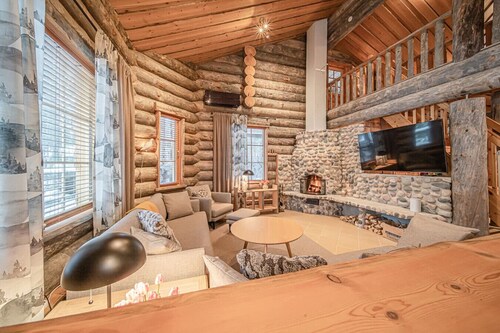 Aavalevi Riekkopolku Log Villa