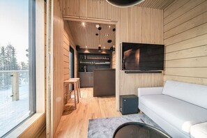 TV, fireplace, stereo