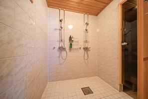 Hair dryer, towels - Alpine Chalet Central By Aavalevi Holidays (Levi)