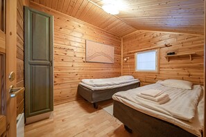 Iron/ironing board, free WiFi, bed sheets - Alpine Chalet Central By Aavalevi Holidays (Levi)