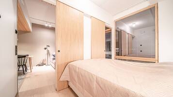 Schreibtisch, Bügeleisen/Bügelbrett, kostenloses WLAN, Bettwäsche