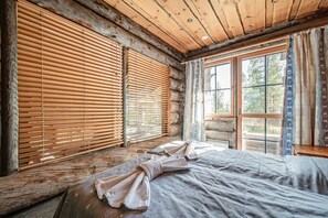 Een strijkplank/strijkijzer, gratis wifi, beddengoed