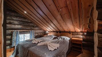 4 makuuhuonetta, silitysrauta/-lauta, ilmainen Wi-Fi, vuodevaatteet