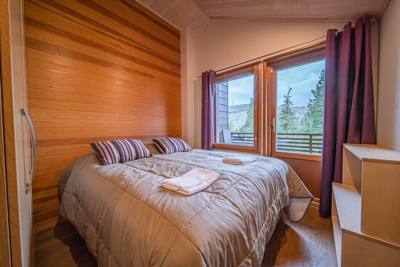 2 makuuhuonetta, silitysrauta/-lauta, ilmainen Wi-Fi, vuodevaatteet